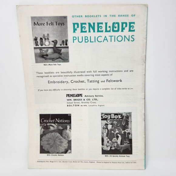 Vintage Smocking Booklet 1 By Penelope Publications For Embroidery & Crochet - Picture 2 of 6